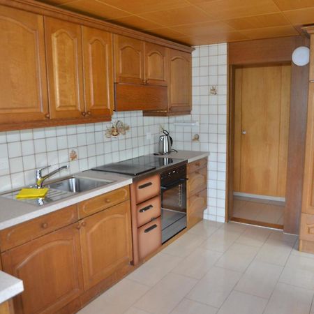 Grosse, Schoene Wohnung Im Gruenen Brig Exterior foto