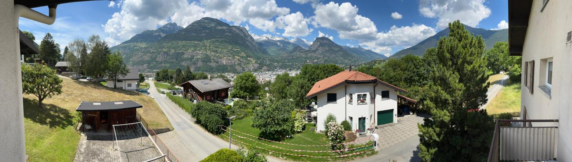 Grosse, Schoene Wohnung Im Gruenen Brig Exterior foto